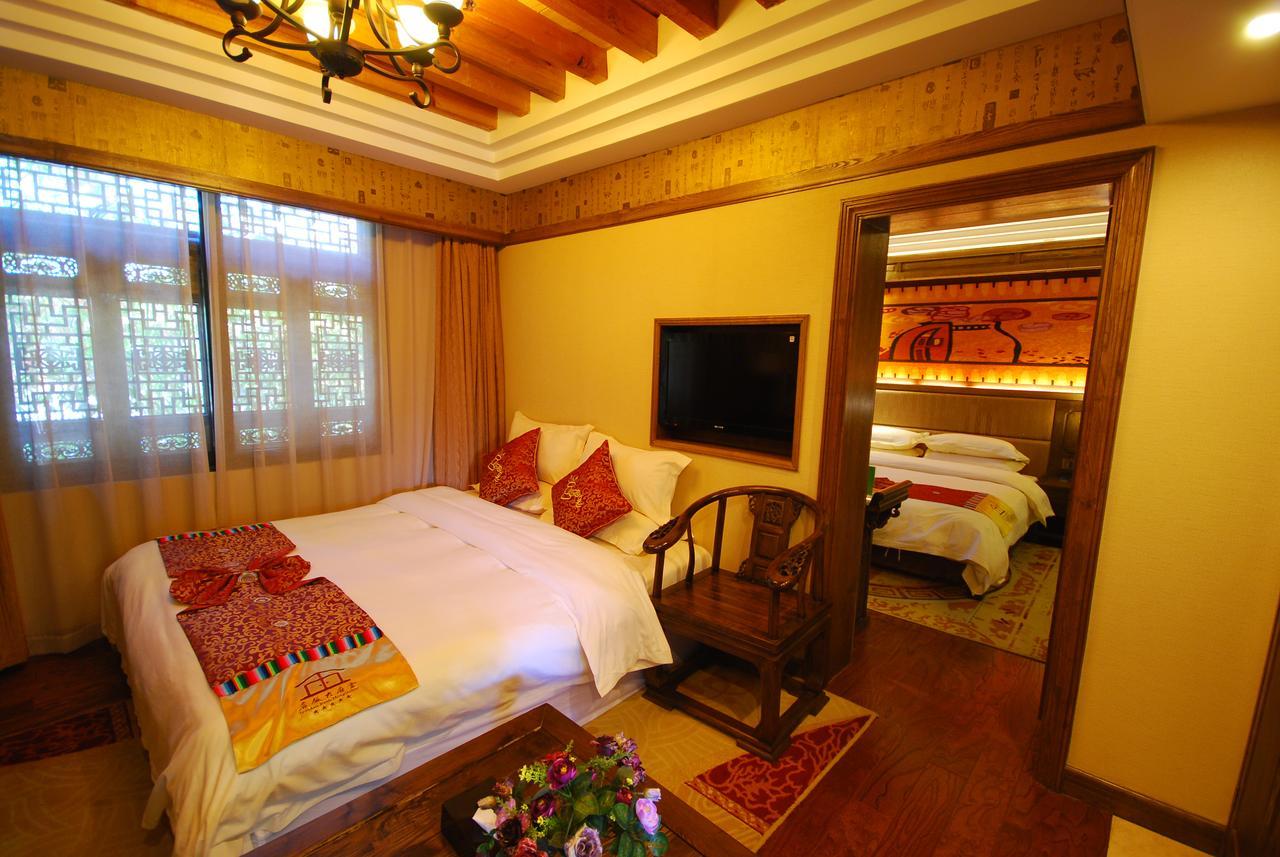 Lijiang Jinfu Hotel エクステリア 写真