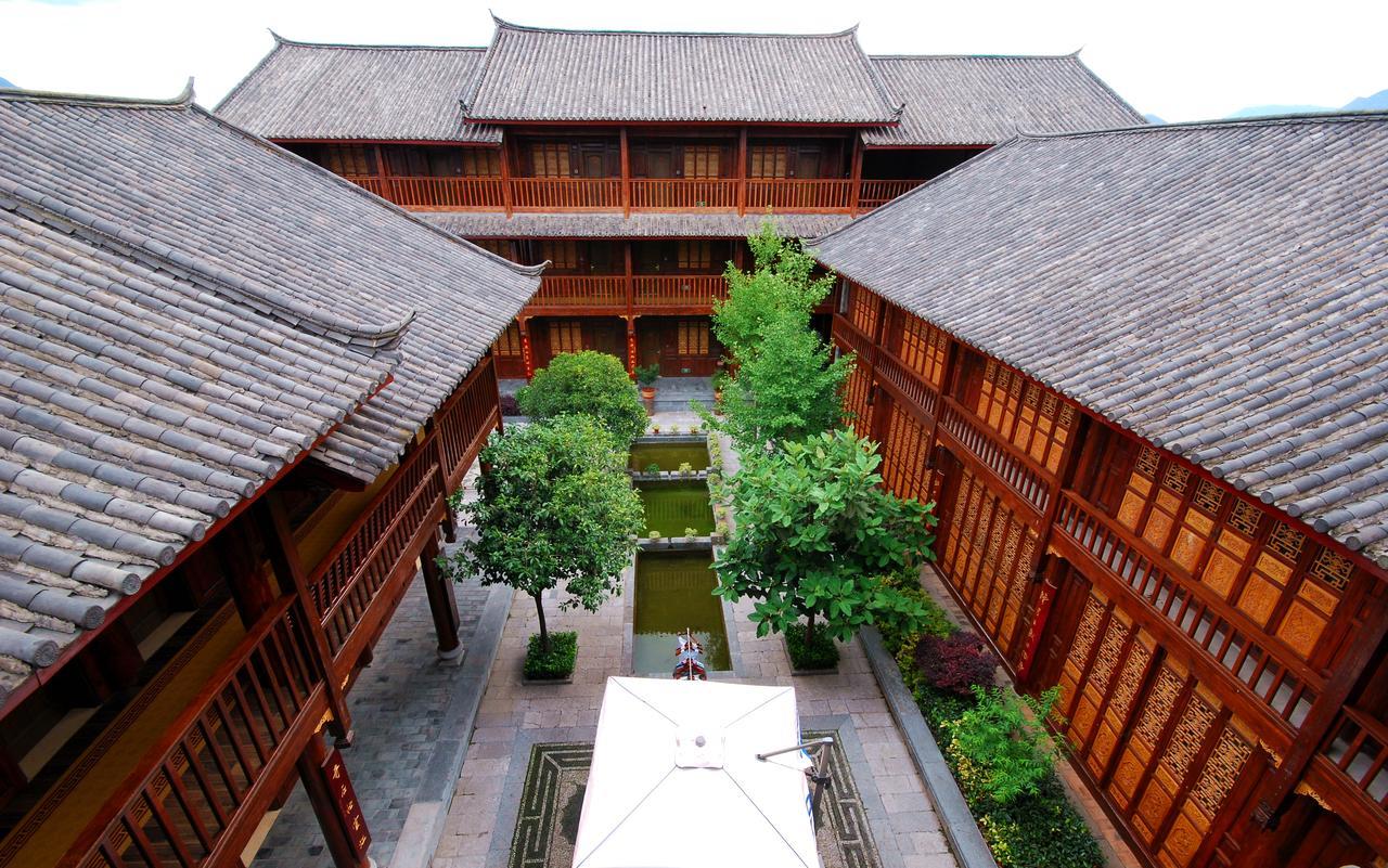 Lijiang Jinfu Hotel エクステリア 写真