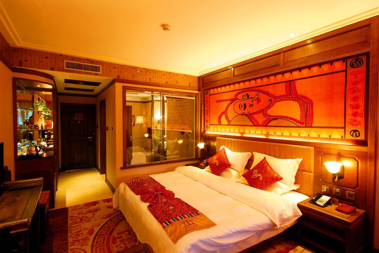 Lijiang Jinfu Hotel エクステリア 写真